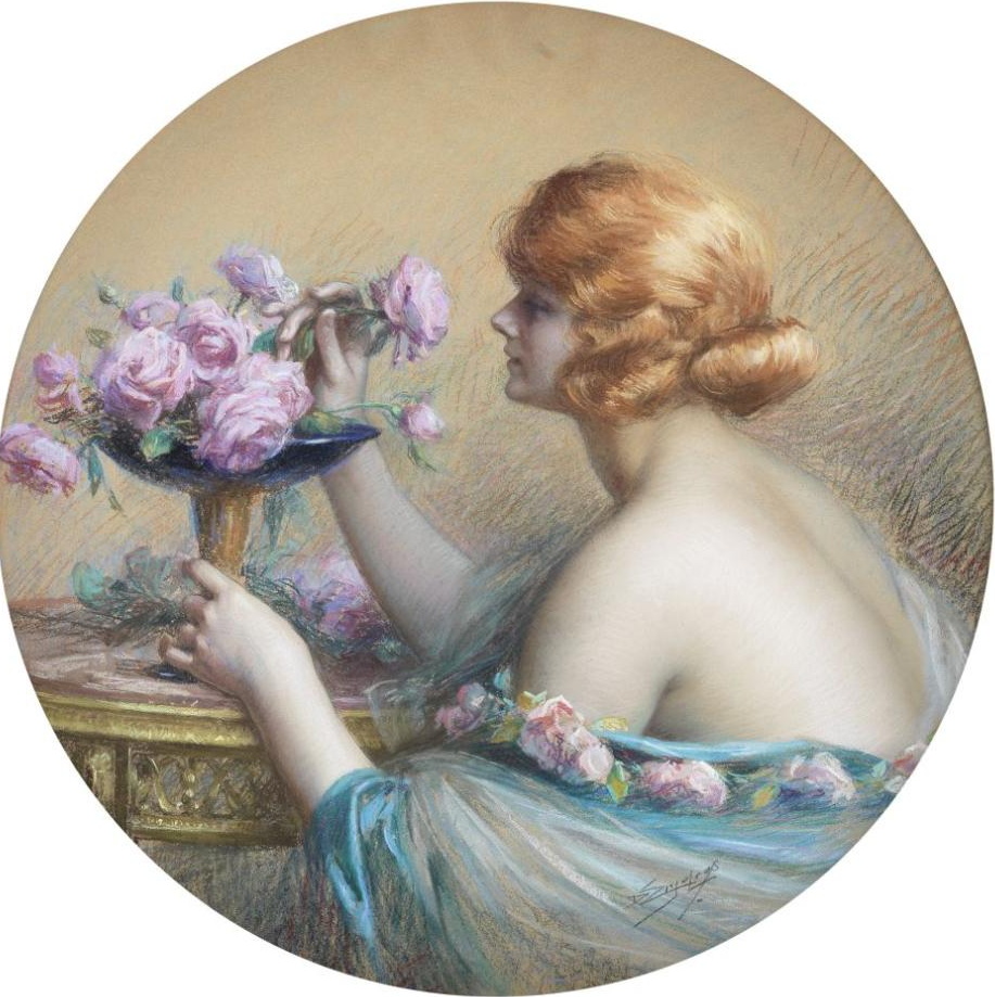 Giovane donna che sistema delle rose
